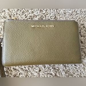 Michael Kors 💚